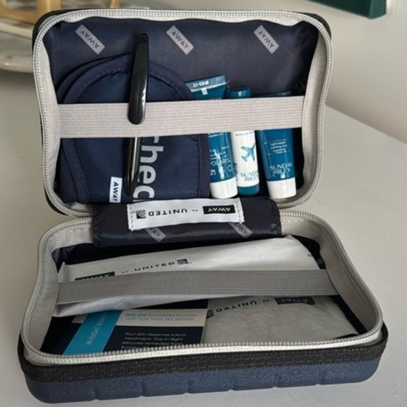 United Business Away Amenities Kit with Sunday Riley - Picture 1 of 2